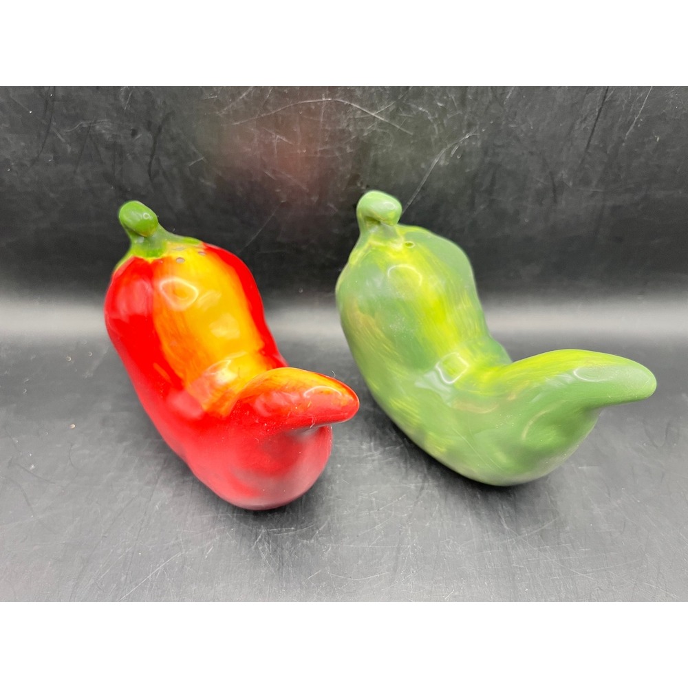 Salt Pepper Shakers Vtg Jalapeno Red Green Pepper Set 4.5" x 3.25" Spicy Kitchen
